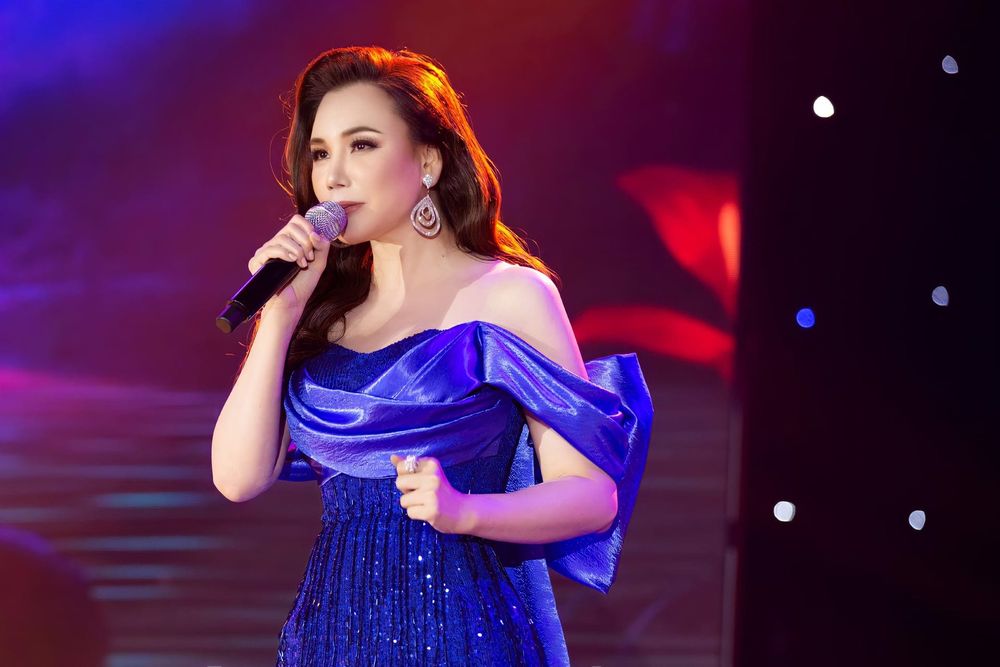 "Bệnh thành tích" nhạc Việt: 300 lượt mua là #1 iTunes Việt Nam và 1001 câu chuyện cười ra nước mắt - ảnh 0 benh thanh tich nhac viet 300 luot mua la 1 i tunes viet nam va 1001 cau chuyen cuoi ra nuoc mat - anh 0