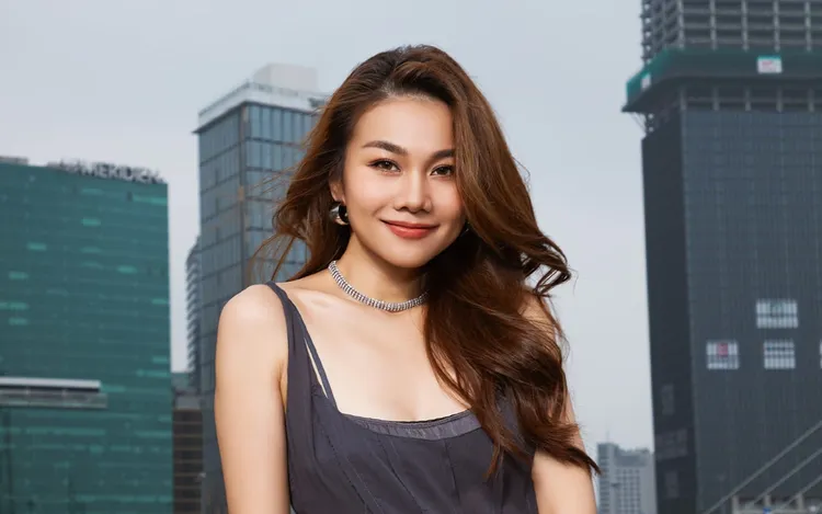 Thanh Hằng nữ tính hơn từ khi lấy chồng